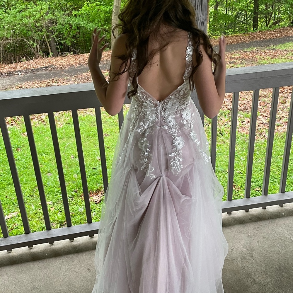 Elegant Pink and White Floral Gown - Picture 2 of 16